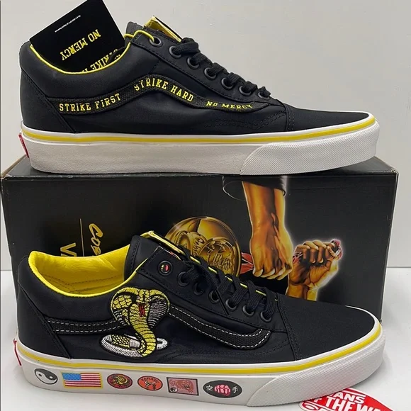 Vans WMNS Old Skool
Cobra Kai Black/Yellow/White
VN0A3WKT05N
Sneakers - Picture 2 of 16